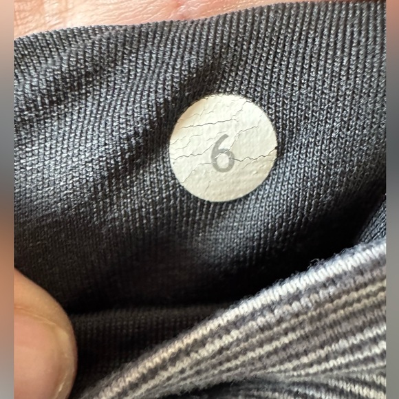 5 PAIRS of lululemon leggings (varied styles/colours) pack. ALL SIZE: 6 - Picture 9 of 15